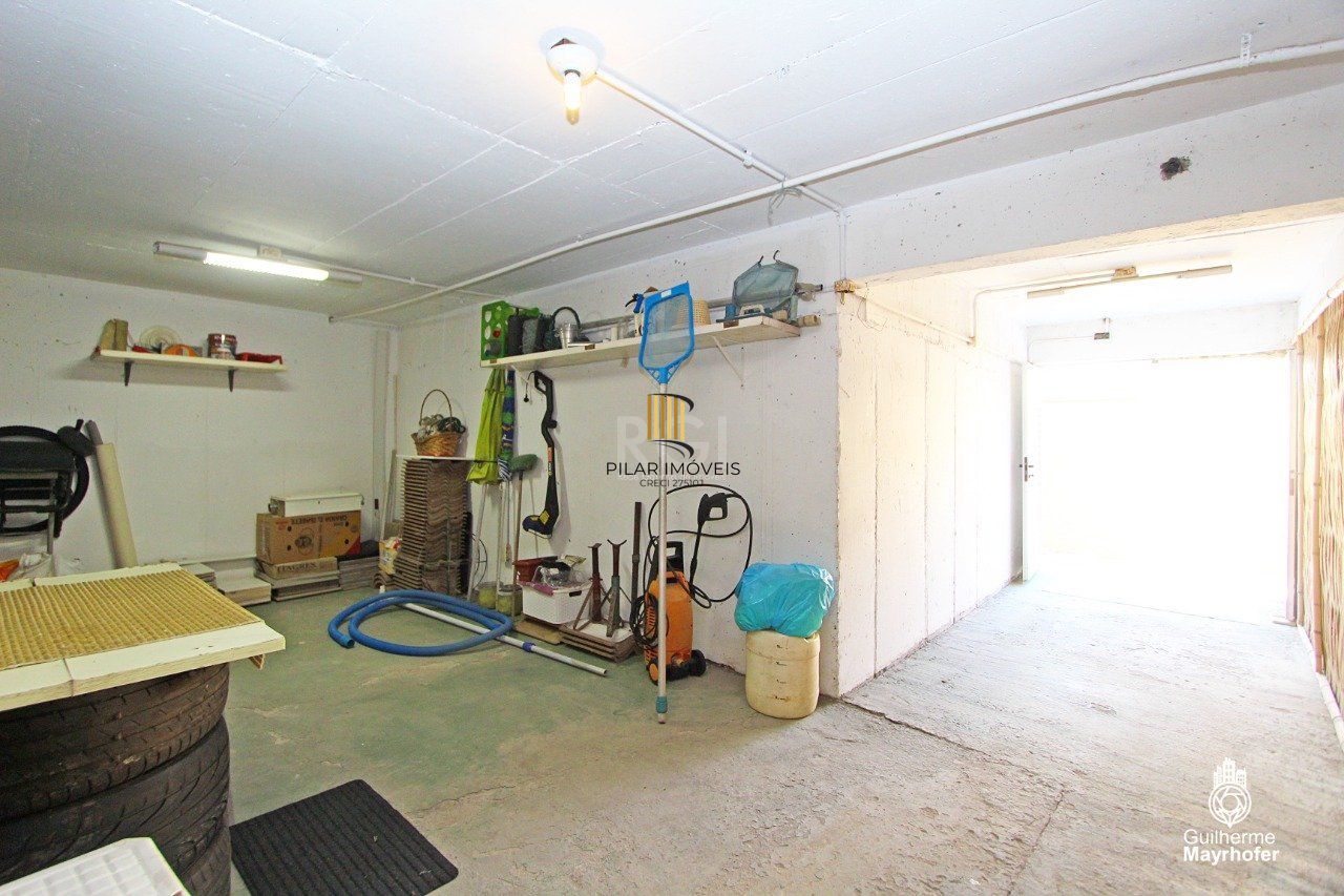 Casa Condominio para Venda - 380m², 2 dormitórios, sendo 2 suites, 3 vagas - Chácara das Pedras