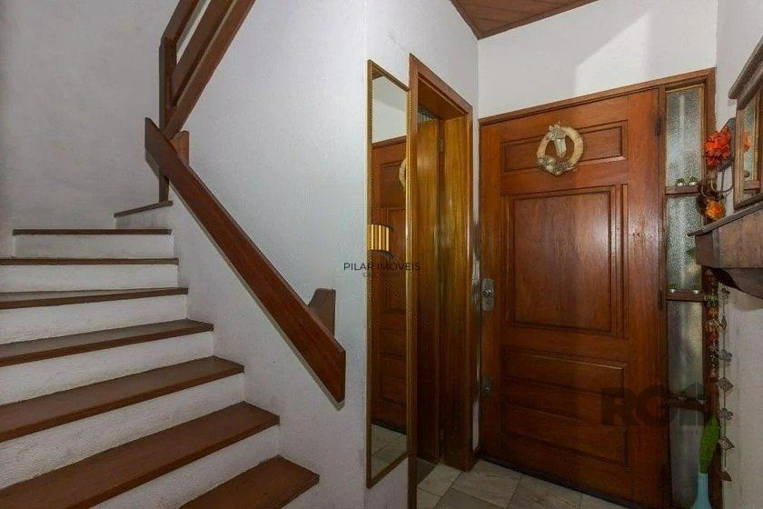 Casa 4 dormitórios no bairro Passo da Areia