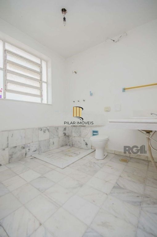 Casa 4 dormitórios no bairro Passo da Areia