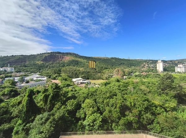 Apartamento de 2 quartos, suíte e 1 vaga de garagem no bairro Jardim Carvalho