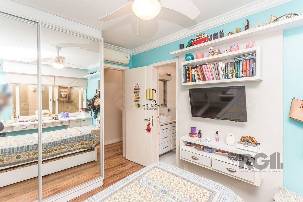 Casa 4 Dormitório(s) Bairro Sarandi