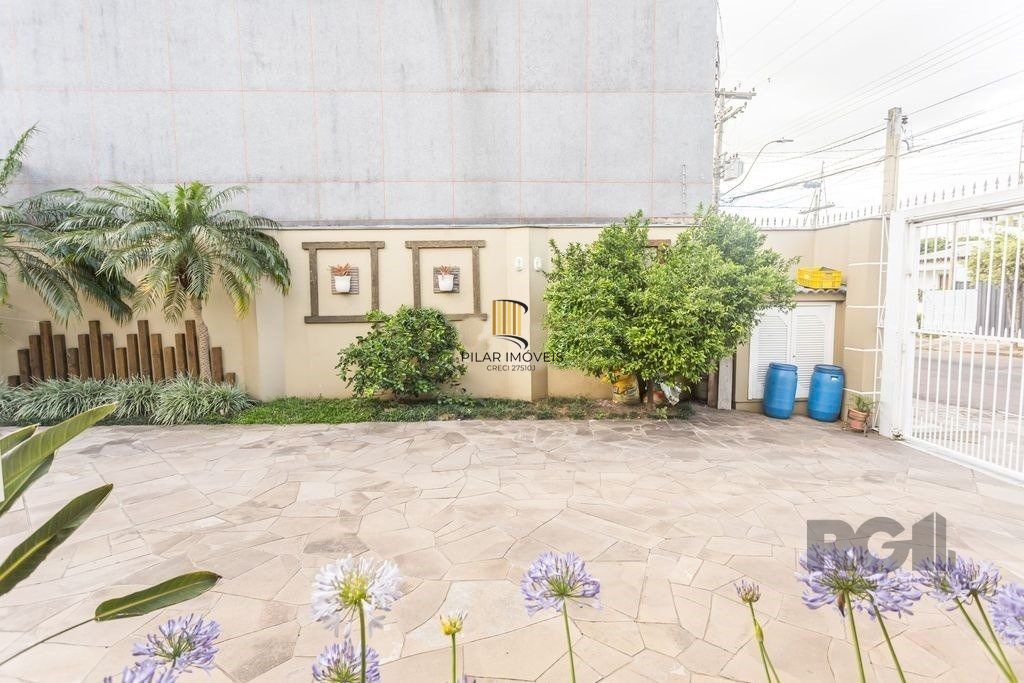 Casa 4 Dormitório(s) Bairro Sarandi