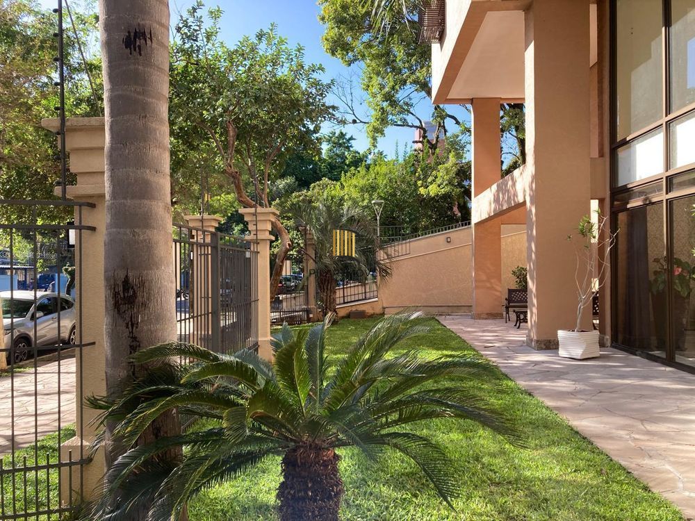 LINDO APARTAMENTO NO MENINO DEUS com 116 M PRIVATIVOS ANDAR ALTO, 3 DORMITÓRIOS COM SUÍTE E 2 VAGAS INDIVIDUAIS ESCRITURADAS E COBERTAS