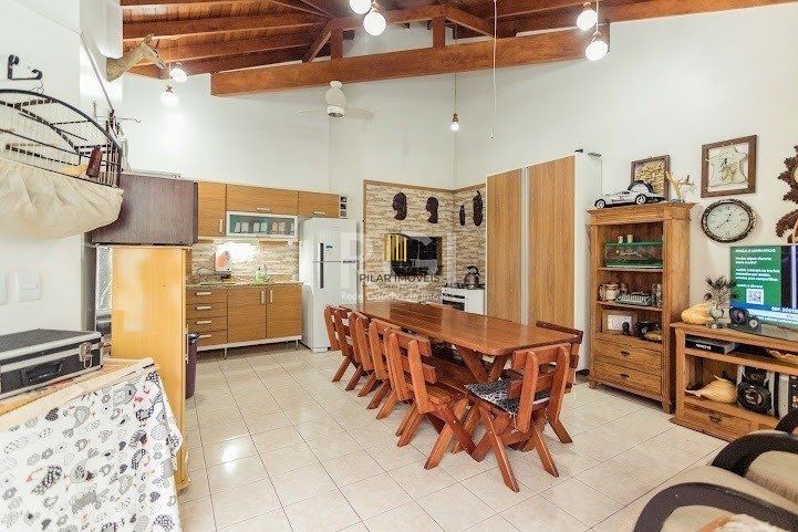 Casa para Venda - 304m², 4 dormitórios, sendo 1 suites, 3 vagas - Jardim Lindóia