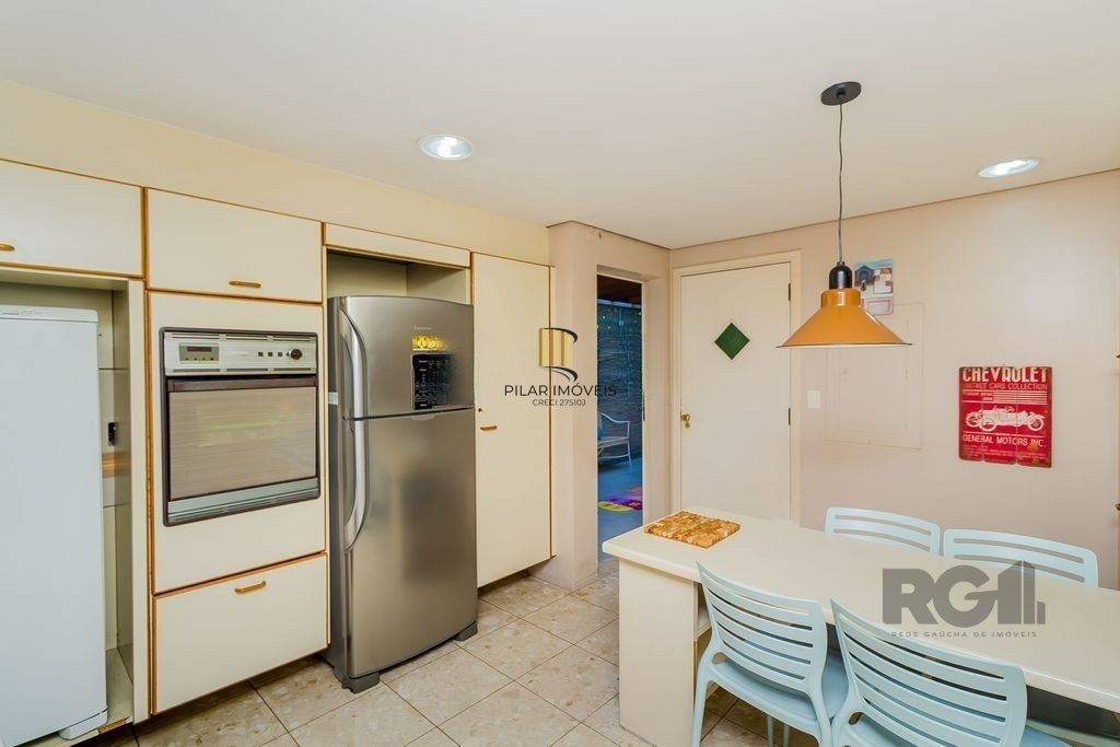 Apartamento 4 dormitórios no bairro Mont Serrat