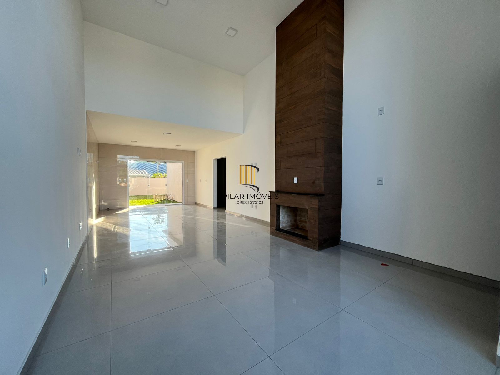 Casa de 3 Quartos de alto padrão, com excelente acabamento, perfeita para quem busca conforto, estilo e funcionalidade.