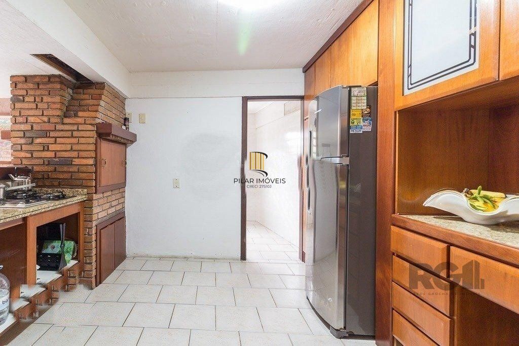 Casa 5 Dormitório(s) Bairro Três Figueiras