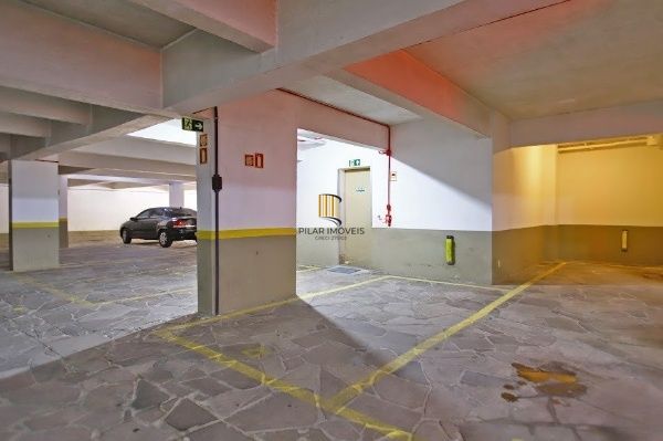 LINDO APARTAMENTO NO MENINO DEUS com 116 M PRIVATIVOS ANDAR ALTO, 3 DORMITÓRIOS COM SUÍTE E 2 VAGAS INDIVIDUAIS ESCRITURADAS E COBERTAS