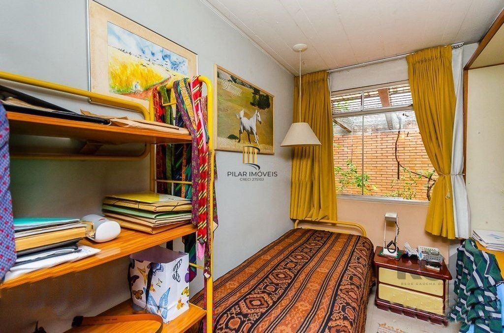 Casa 4 Dormitório(s) Bairro Chácara das Pedras