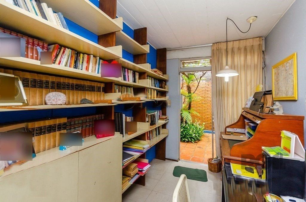 Casa 4 Dormitório(s) Bairro Chácara das Pedras