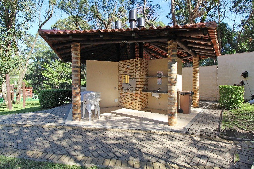 Apartamento de 2 quartos, suíte e 1 vaga de garagem no bairro Jardim Carvalho