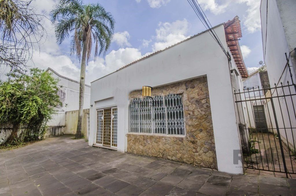 Casa 4 dormitórios no bairro Passo da Areia