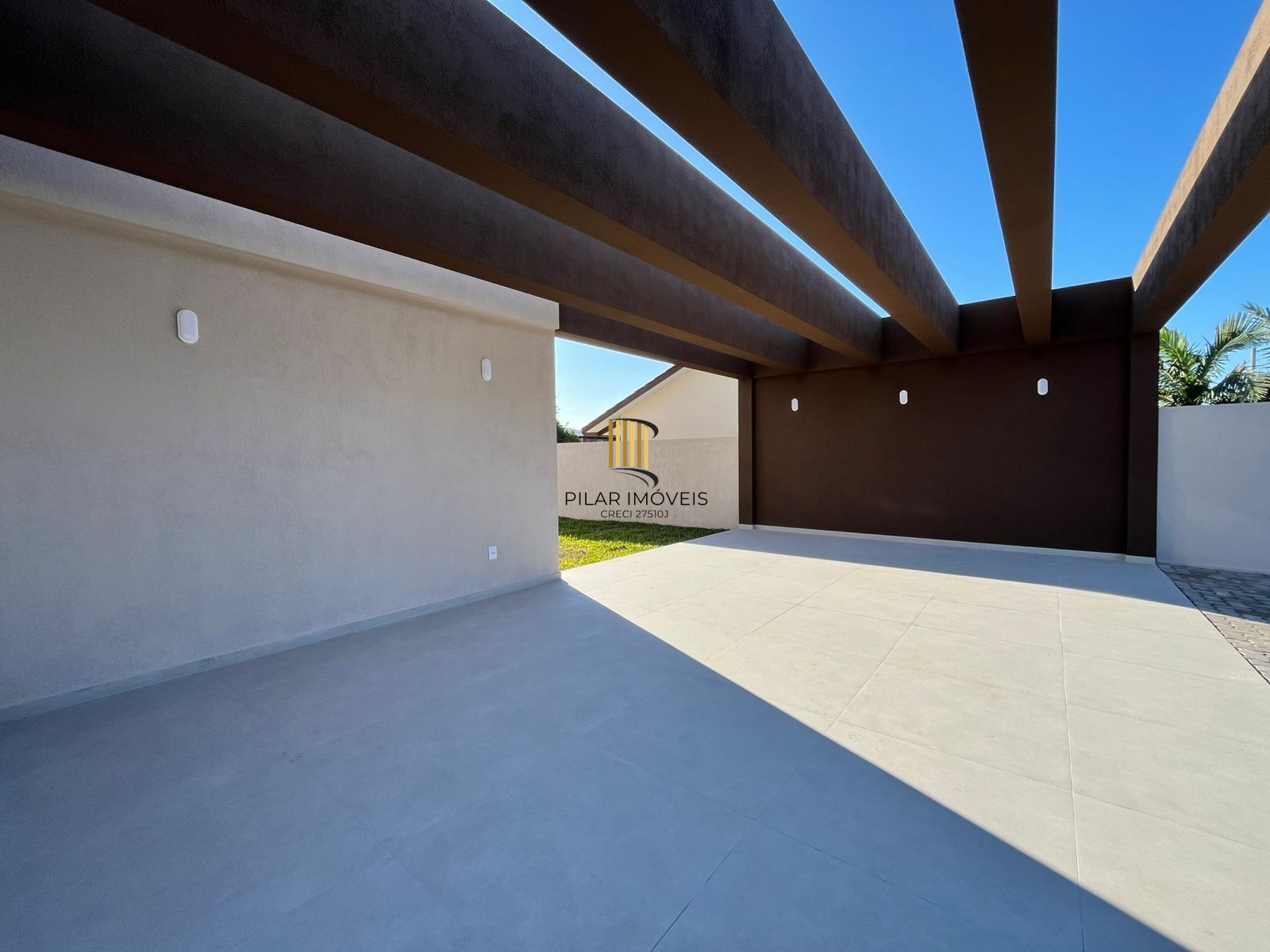 Casa de 3 Quartos de alto padrão, com excelente acabamento, perfeita para quem busca conforto, estilo e funcionalidade.