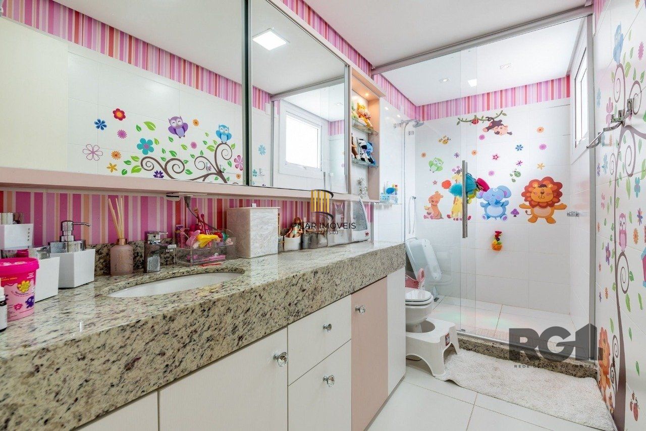 Casa de Condomínio 4 dormitórios no bairro Três Figueiras