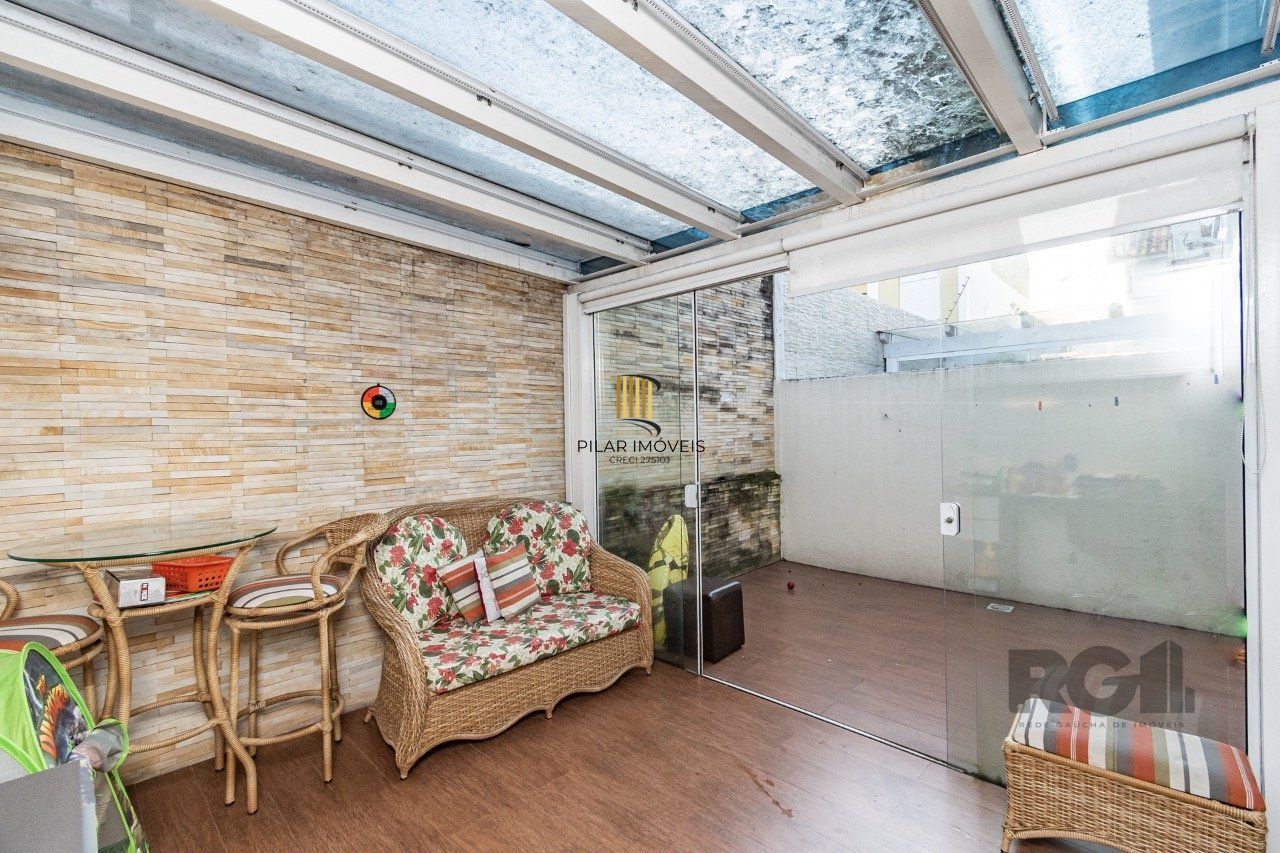 Casa de Condomínio 3 dormitórios no bairro Estância Velha