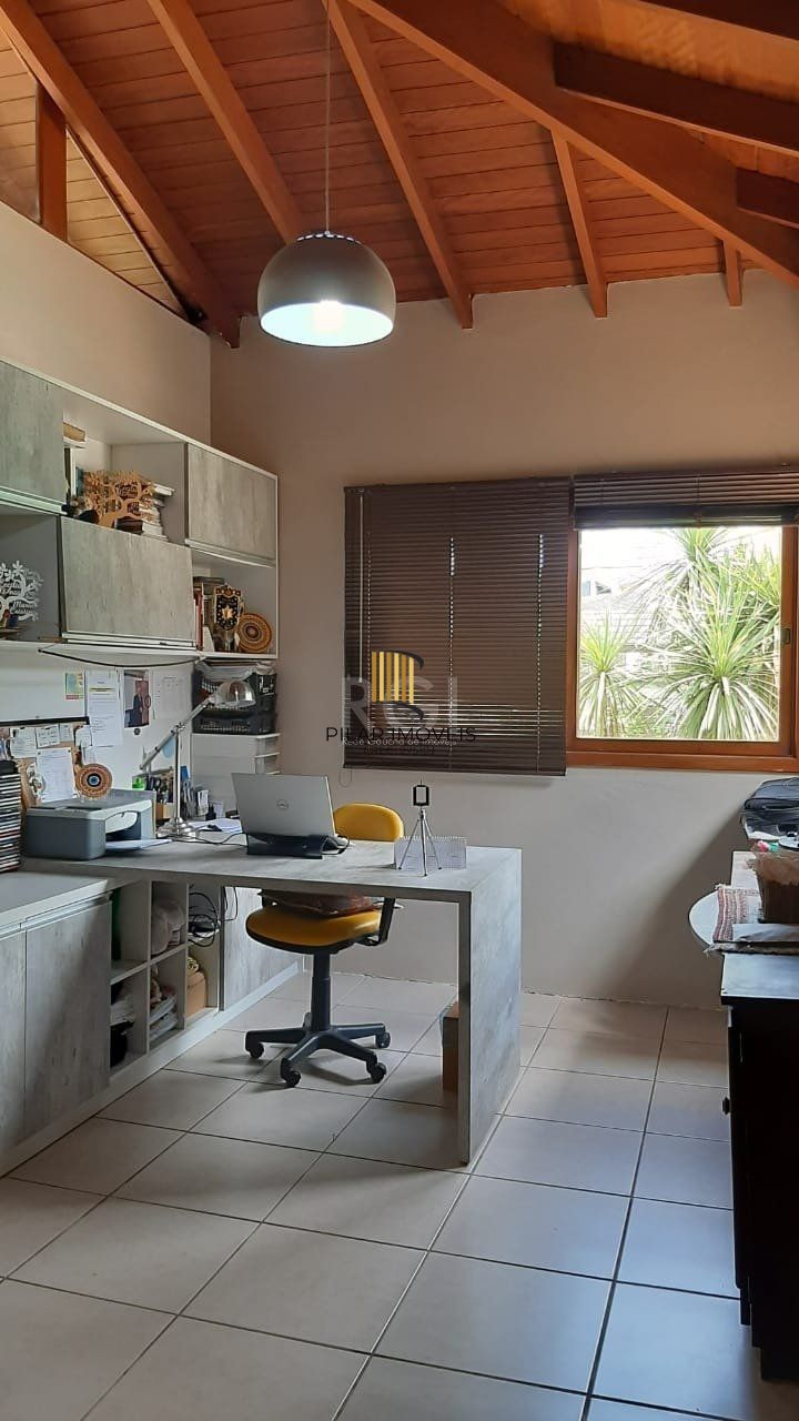 Casa para Venda - 400m², 3 dormitórios, sendo 1 suites, Vila Morada Gaúcha