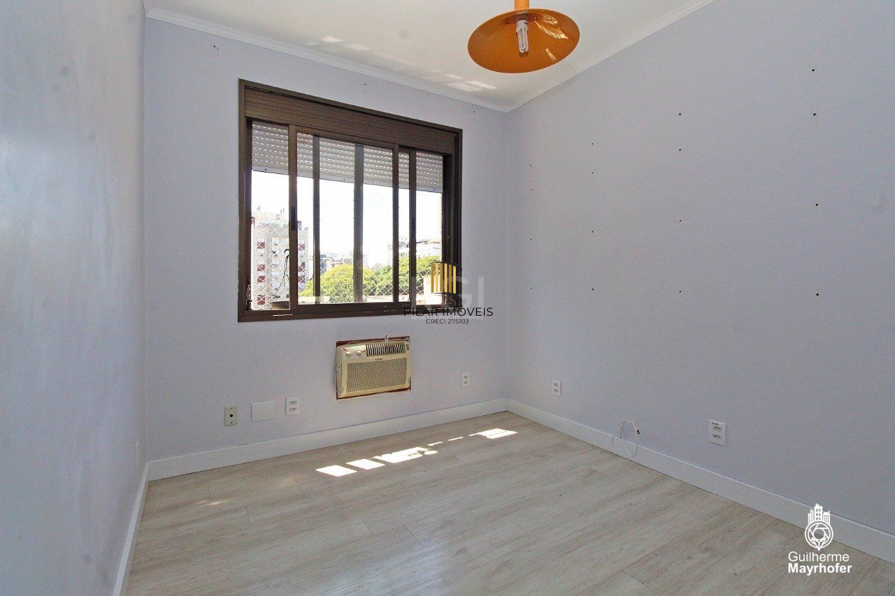 Apartamento para Venda - 76.17m², 2 dormitórios, sendo 1 suites, 2 vagas - Menino Deus