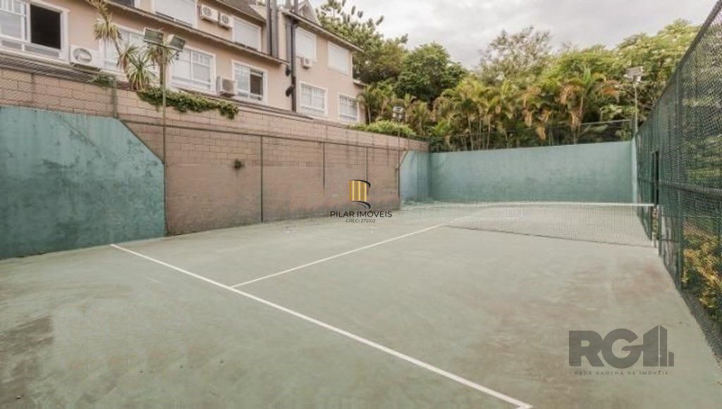 Casa de Condomínio 4 dormitórios no bairro Jardim Carvalho