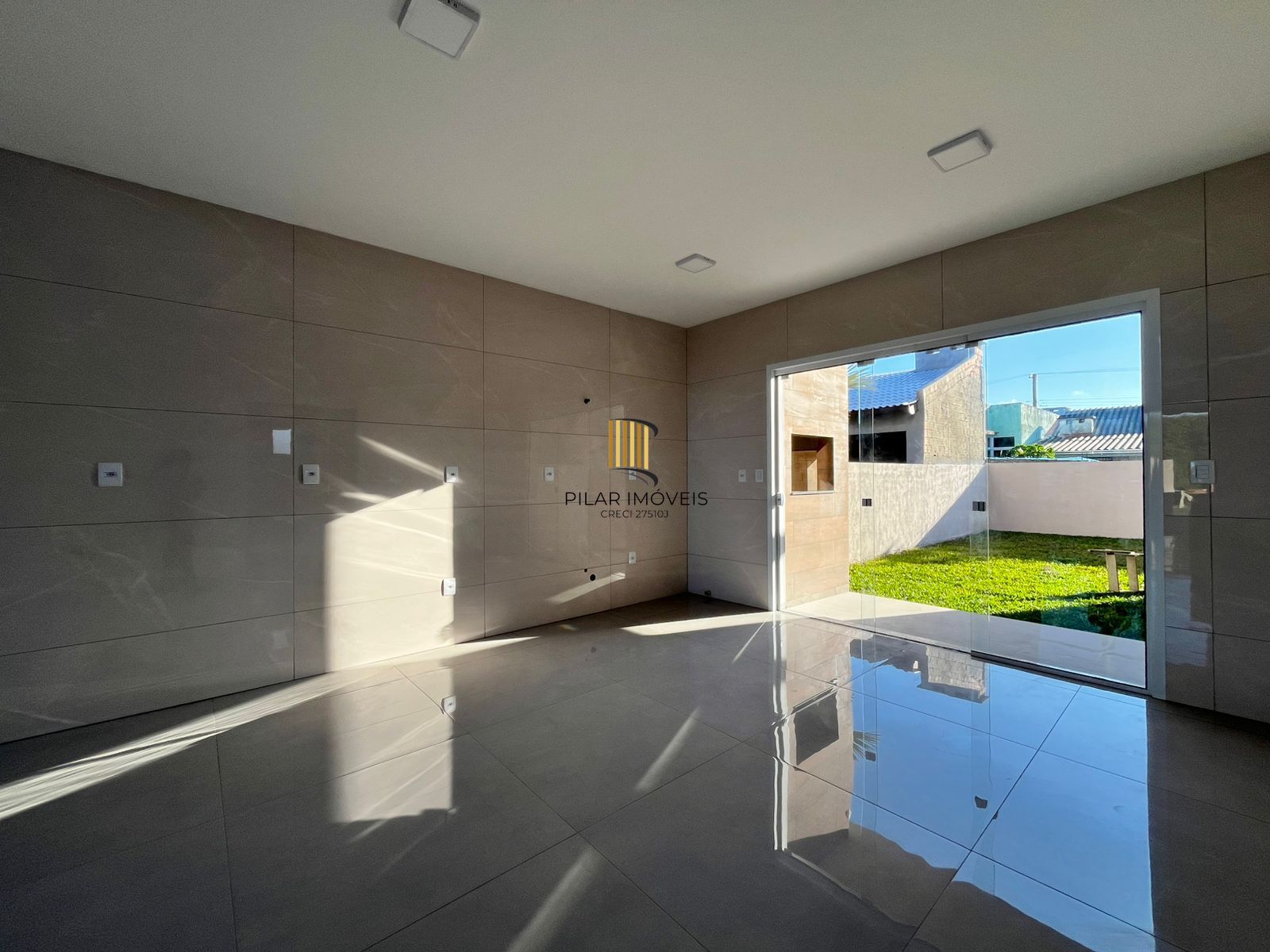 Casa de 3 Quartos de alto padrão, com excelente acabamento, perfeita para quem busca conforto, estilo e funcionalidade.