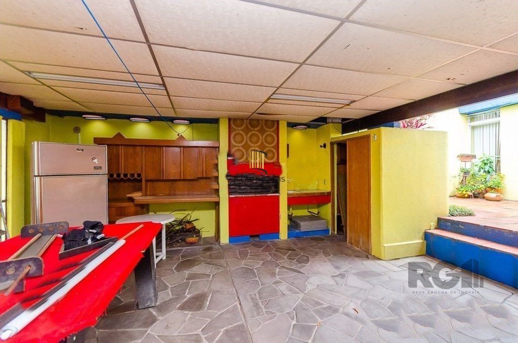 Casa 4 Dormitório(s) Bairro Chácara das Pedras