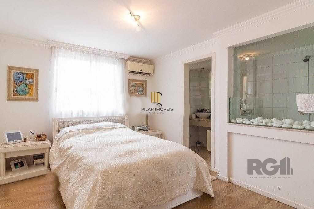 Casa 5 Dormitório(s) Bairro Três Figueiras