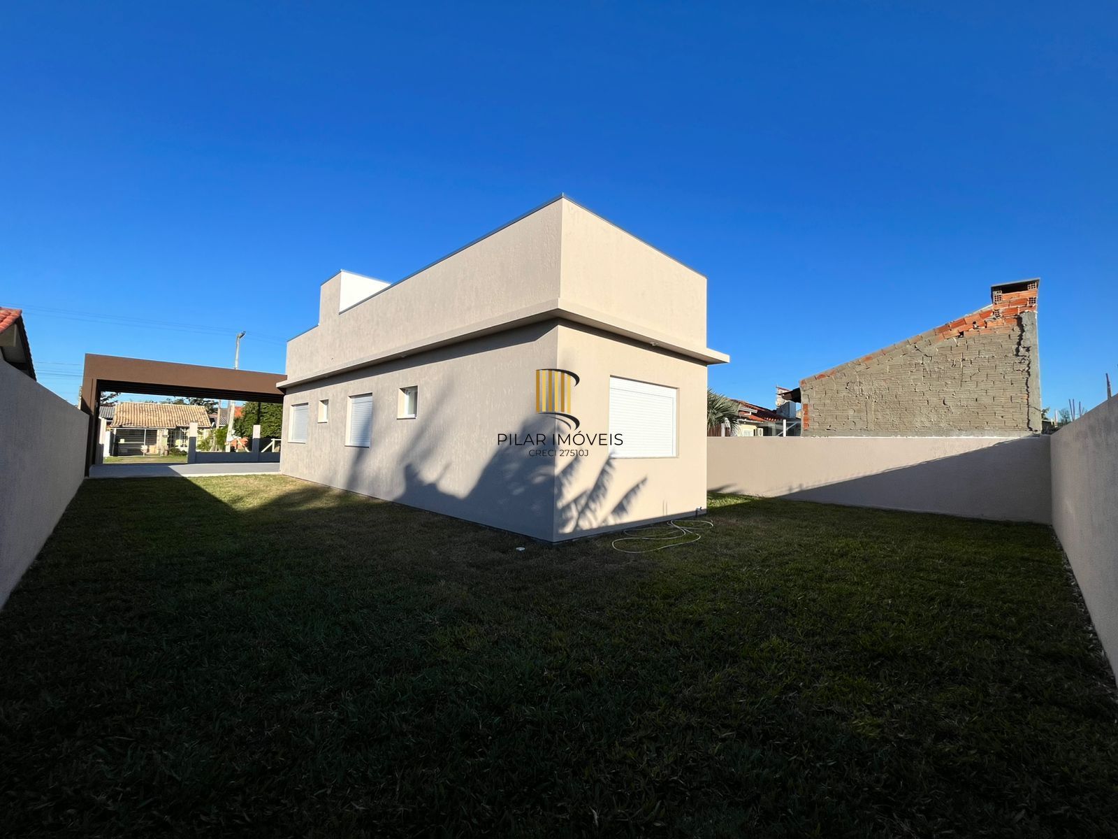 Casa de 3 Quartos de alto padrão, com excelente acabamento, perfeita para quem busca conforto, estilo e funcionalidade.