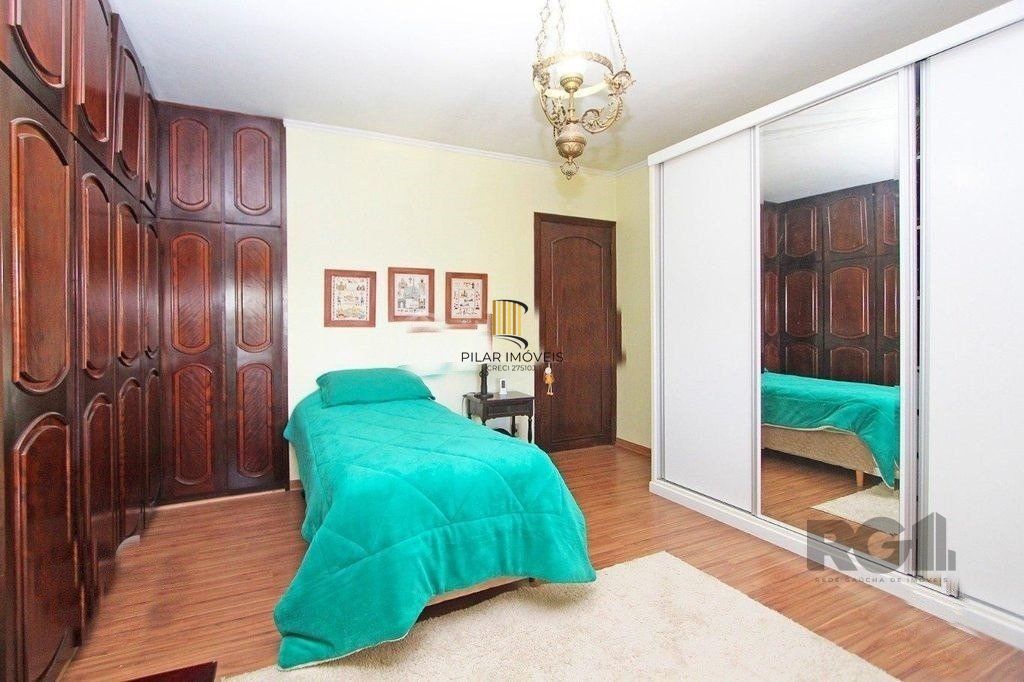 Casa 4 dormitórios no bairro Três Figueiras