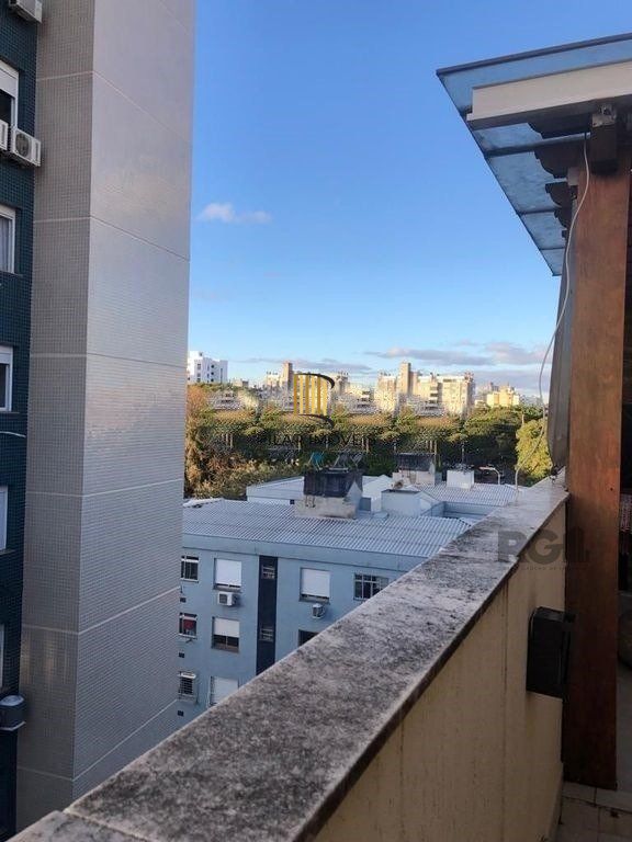 Cobertura 2 dormitórios no bairro Passo da Areia