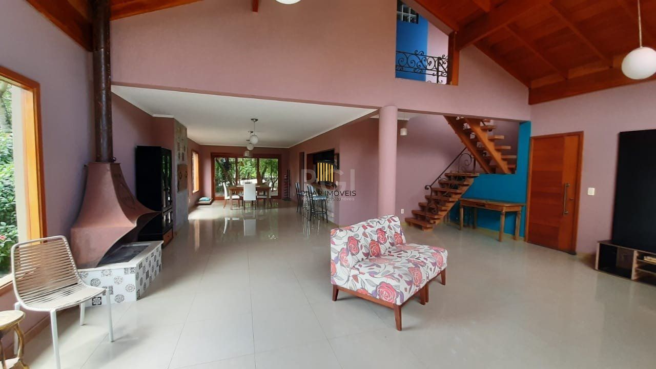Casa para Venda - 400m², 3 dormitórios, sendo 1 suites, Vila Morada Gaúcha