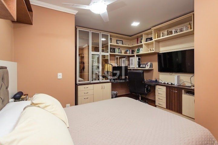Casa para Venda - 304m², 4 dormitórios, sendo 1 suites, 3 vagas - Jardim Lindóia
