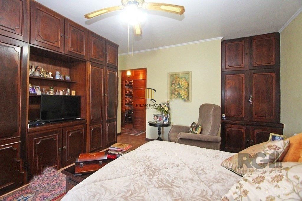 Casa 4 dormitórios no bairro Três Figueiras