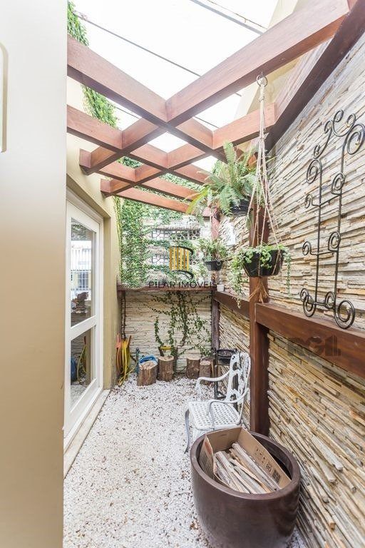 Casa 4 Dormitório(s) Bairro Sarandi