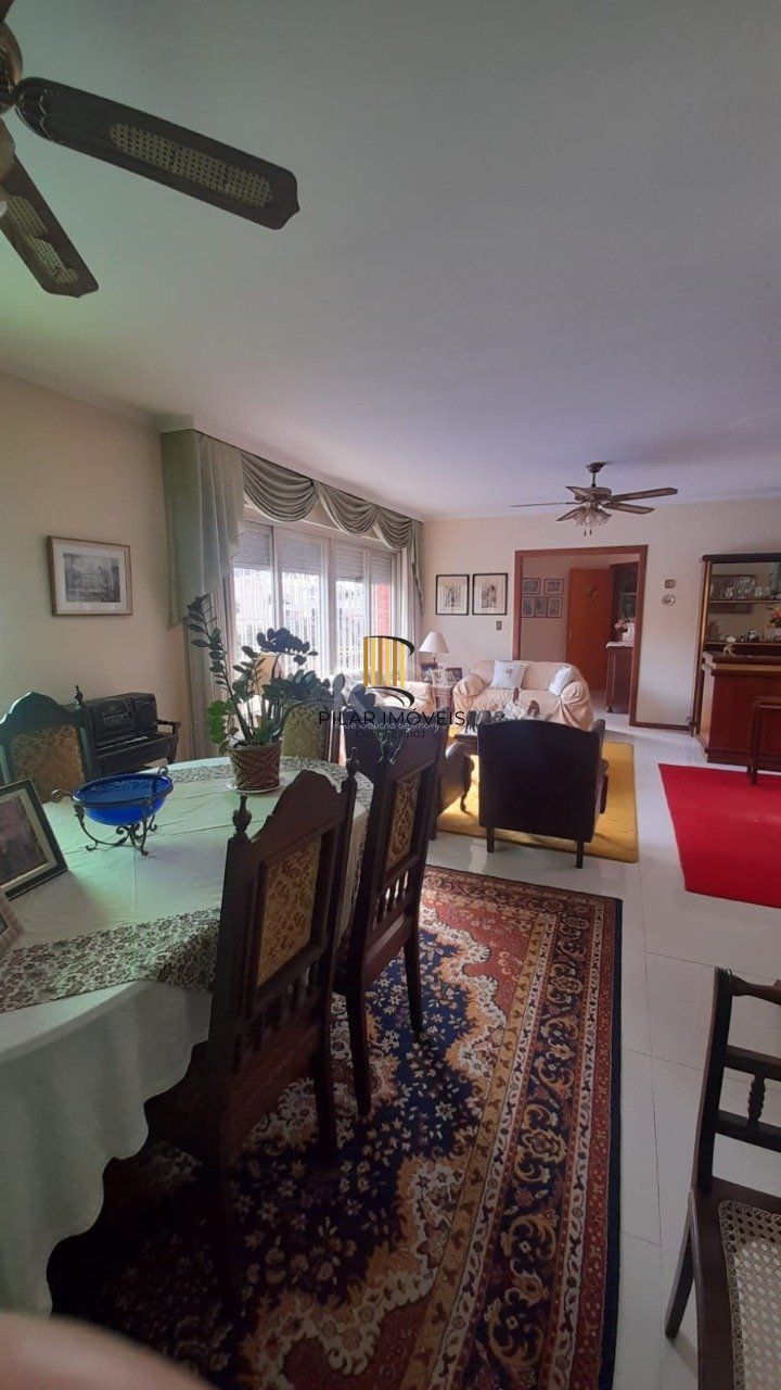 Casa para Venda - 250m², 3 dormitórios, sendo 1 suites, 3 vagas - Chácara das Pedras
