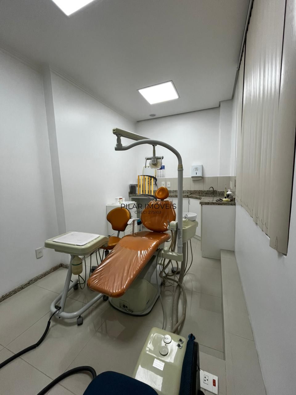 SALA COMERCIAL EM FRENTE A PREFEITURA EM PORTO ALEGRE