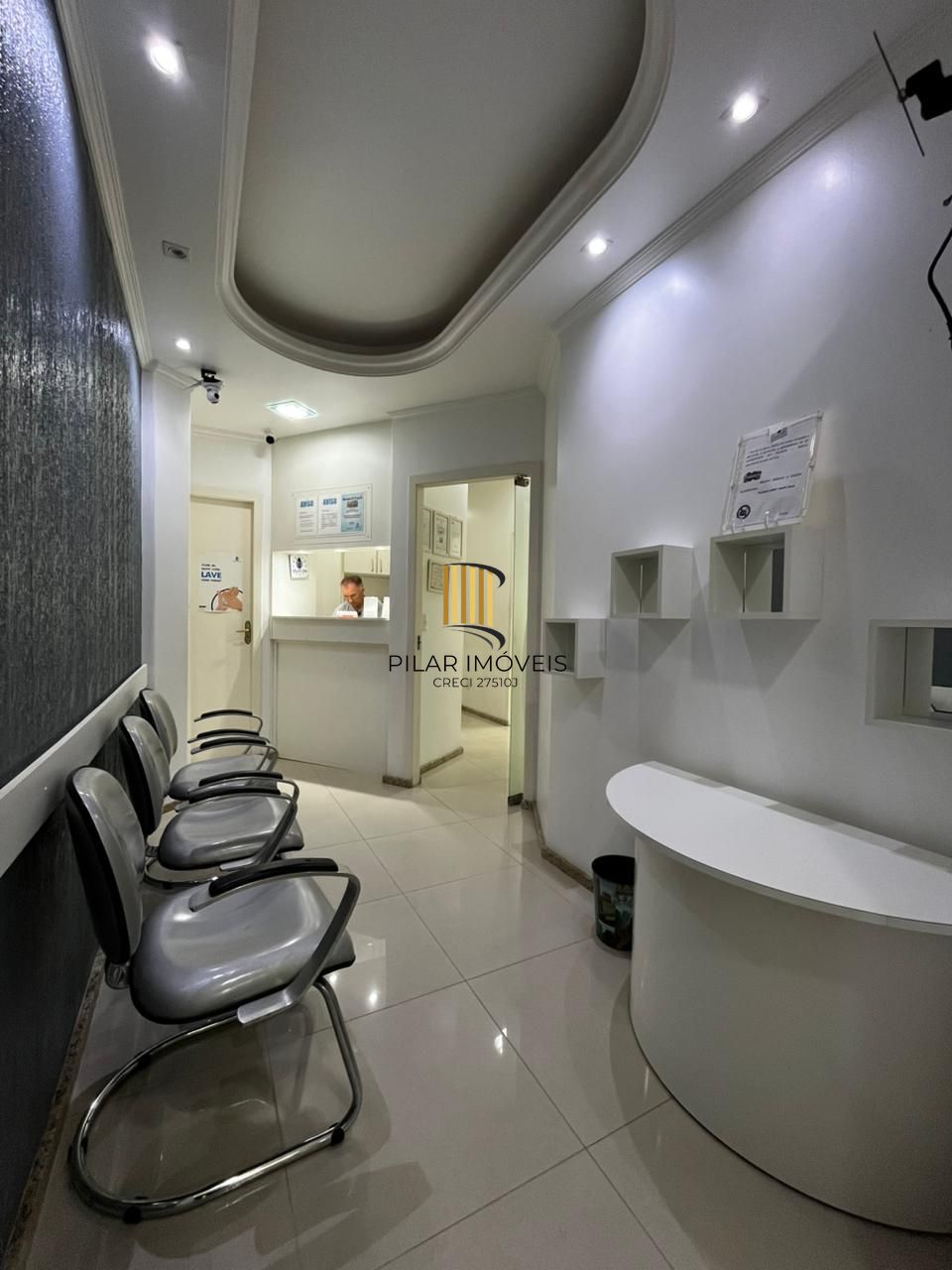 SALA COMERCIAL EM FRENTE A PREFEITURA EM PORTO ALEGRE - Pilar Imóveis