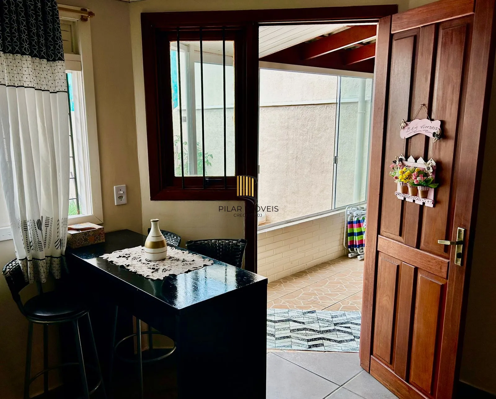 Casa de 2 dormitórios em excelente estado com espaço gourmet! Valor abaixo do mercado!