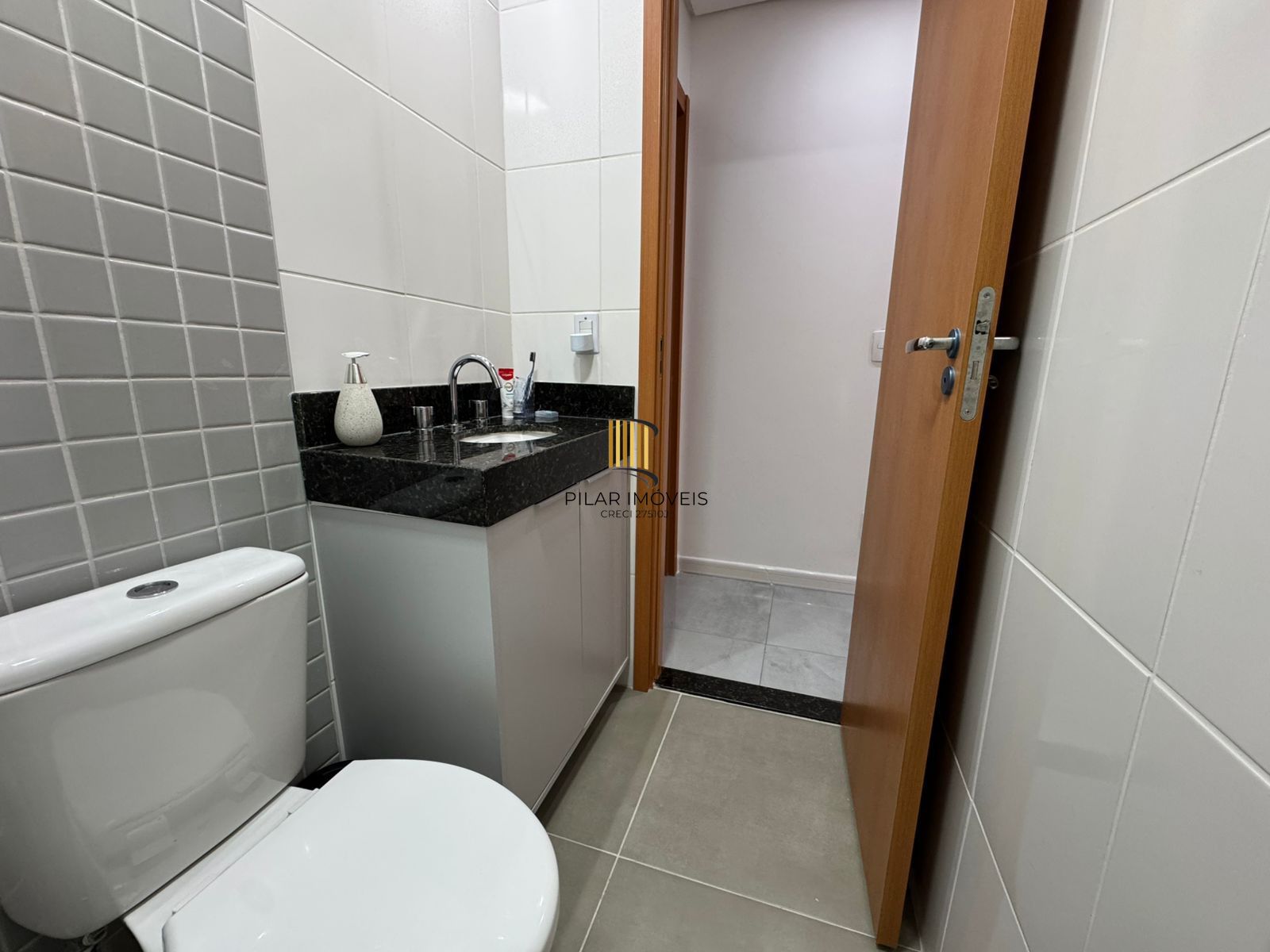 Apartamento com 54m², 2 quartos, 1 suíte, 2 vagas, no bairro Jardim Carvalho em Porto Alegre