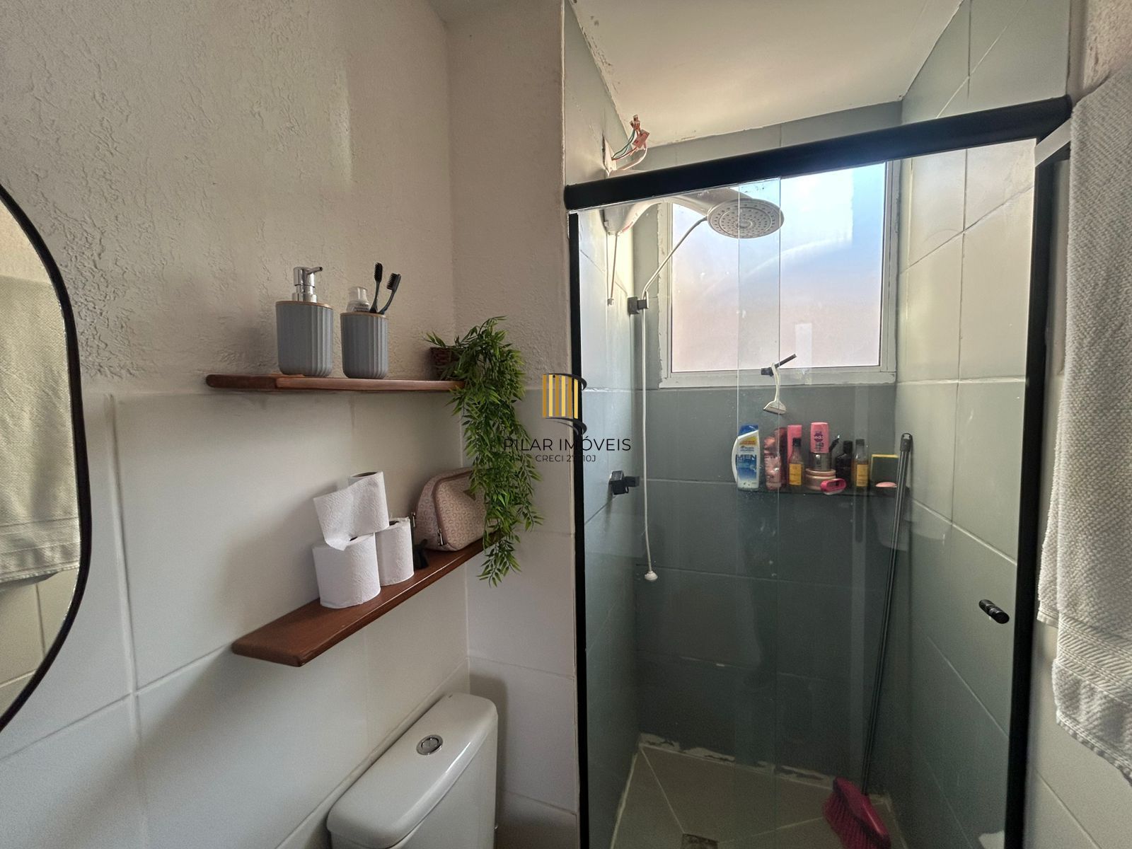 APARTAMENTO SEMI MOBILIADO