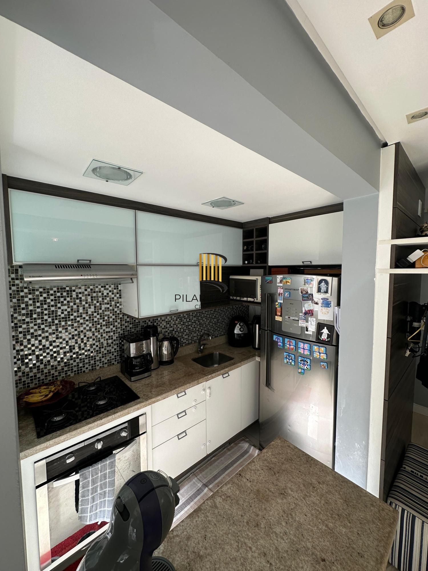 Apartamento Semimobiliado à Venda no Bairro Passo da Areia- Res. Saint Raphael