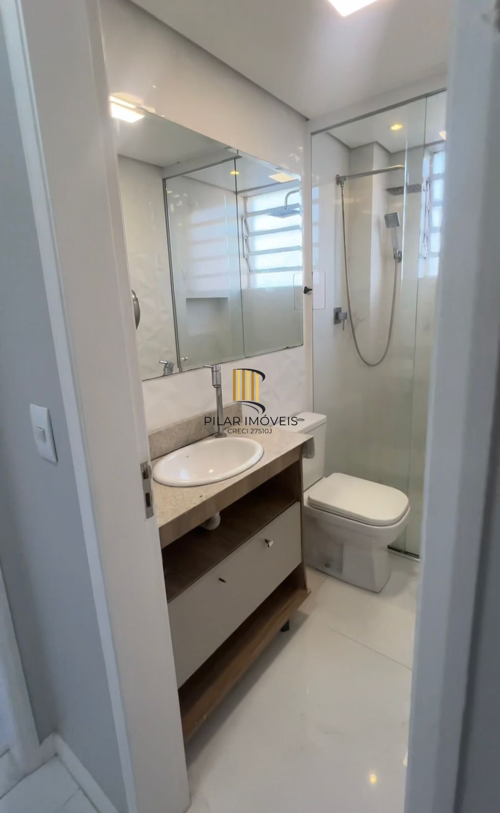 Apartamento 100% reformado por arquiteto ao lado do Eco Lanches, Zona Norte de Porto Alegre.