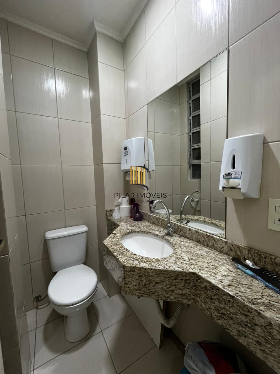 SALA COMERCIAL EM FRENTE A PREFEITURA EM PORTO ALEGRE