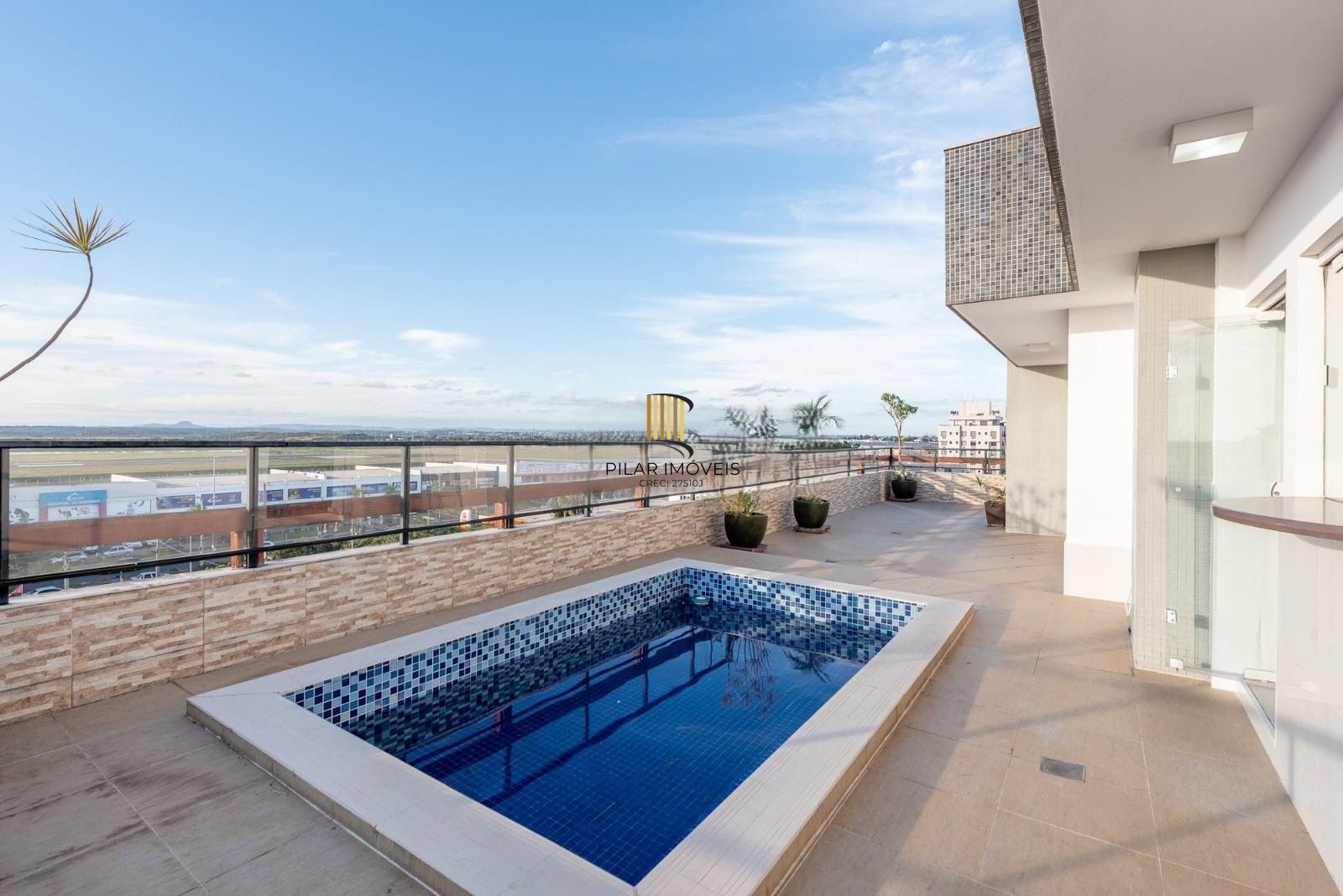 Cobertura incrível no condomínio Ibiza!