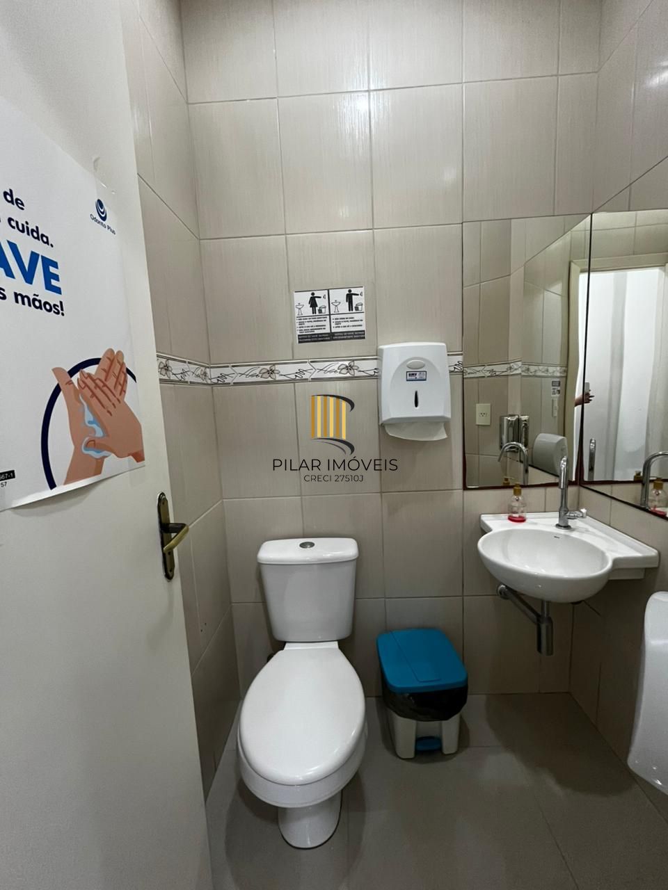 SALA COMERCIAL EM FRENTE A PREFEITURA EM PORTO ALEGRE