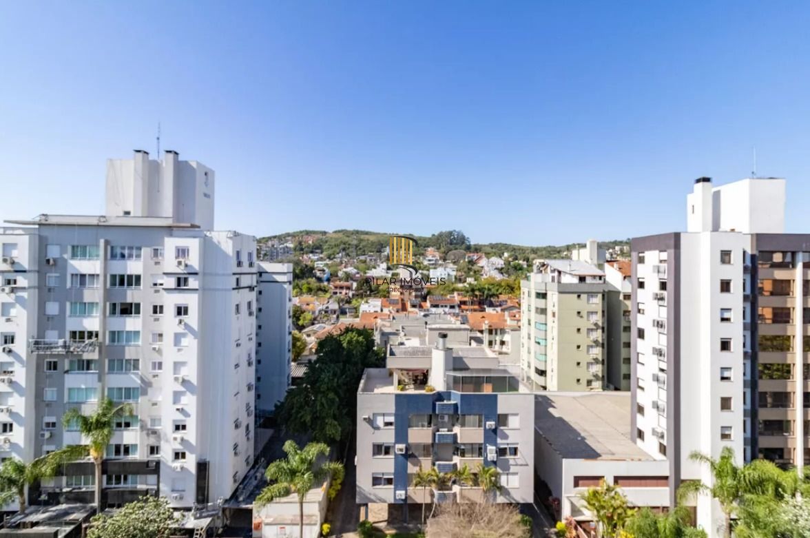 Apartamento reformado no bairro Tristeza com infraestrutura completa.