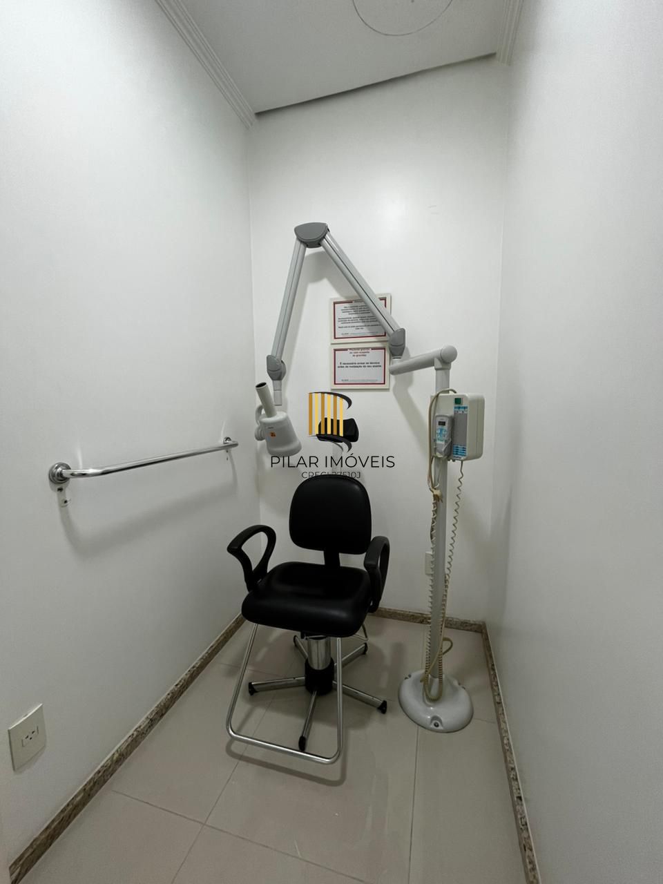 SALA COMERCIAL EM FRENTE A PREFEITURA EM PORTO ALEGRE