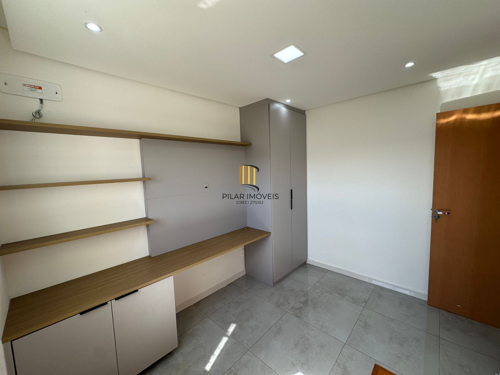 Apartamento com 54m², 2 quartos, 1 suíte, 2 vagas, no bairro Jardim Carvalho em Porto Alegre