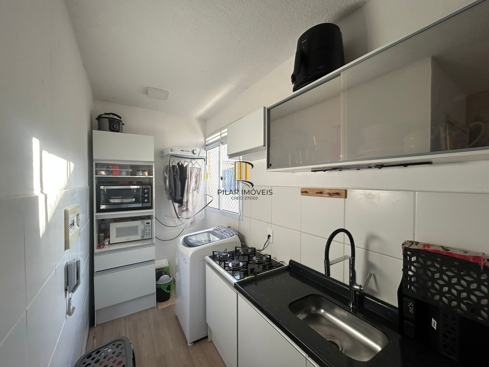 APARTAMENTO SEMI MOBILIADO