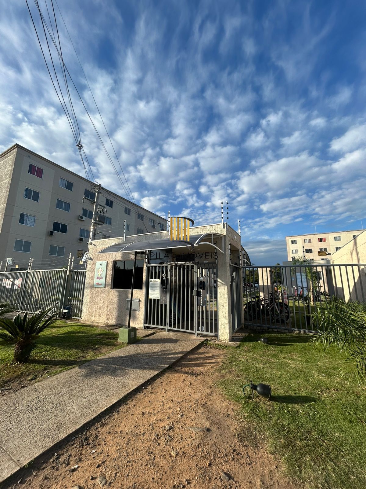 APARTAMENTO SEMI MOBILIADO