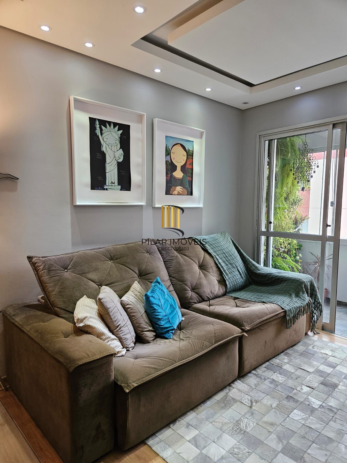 Apartamento à venda com 68m², 2 quartos e 1 vaga no bairro Nonoai.