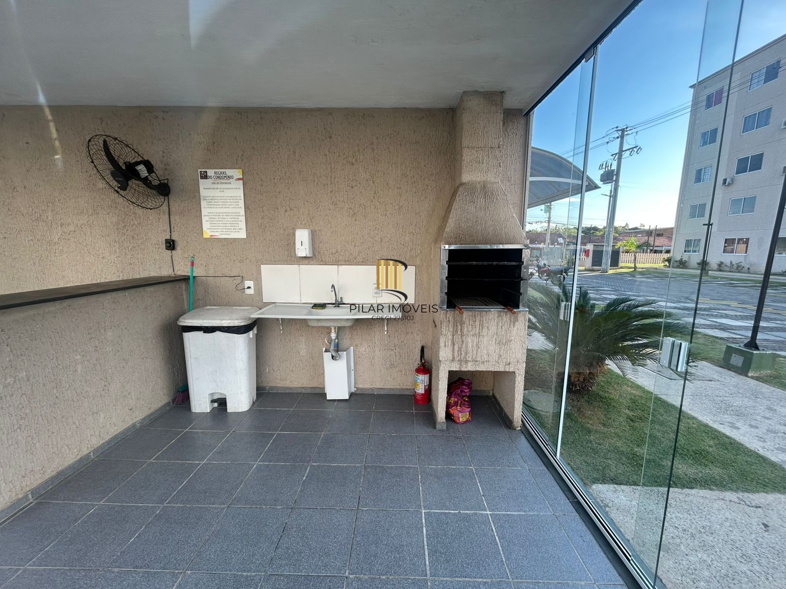 APARTAMENTO SEMI MOBILIADO
